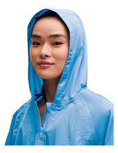 Cargar imagen en el visor de la galería, Chamarra Lululemon Ultraligera Con Cintura Ajustable