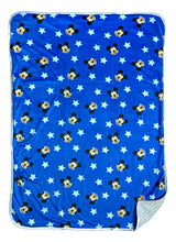 Cargar imagen en el visor de la galería, Cobija Polar Para Bebe De Mickey O Minnie Mouse
