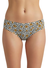 Cargar imagen en el visor de la galería, Pack 6 Pantaletas Invisibles Incluye 6 Colores Diferentes
