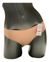 Cargar imagen en el visor de la galería, Pantaleta Sin Costuras (invisible) Pack 6 Pzas 3negro/3camel
