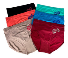 Cargar imagen en el visor de la galería, Pantaleta Tallas Extras 40-52, Paq 6 Pzas En 6 Difer Colores
